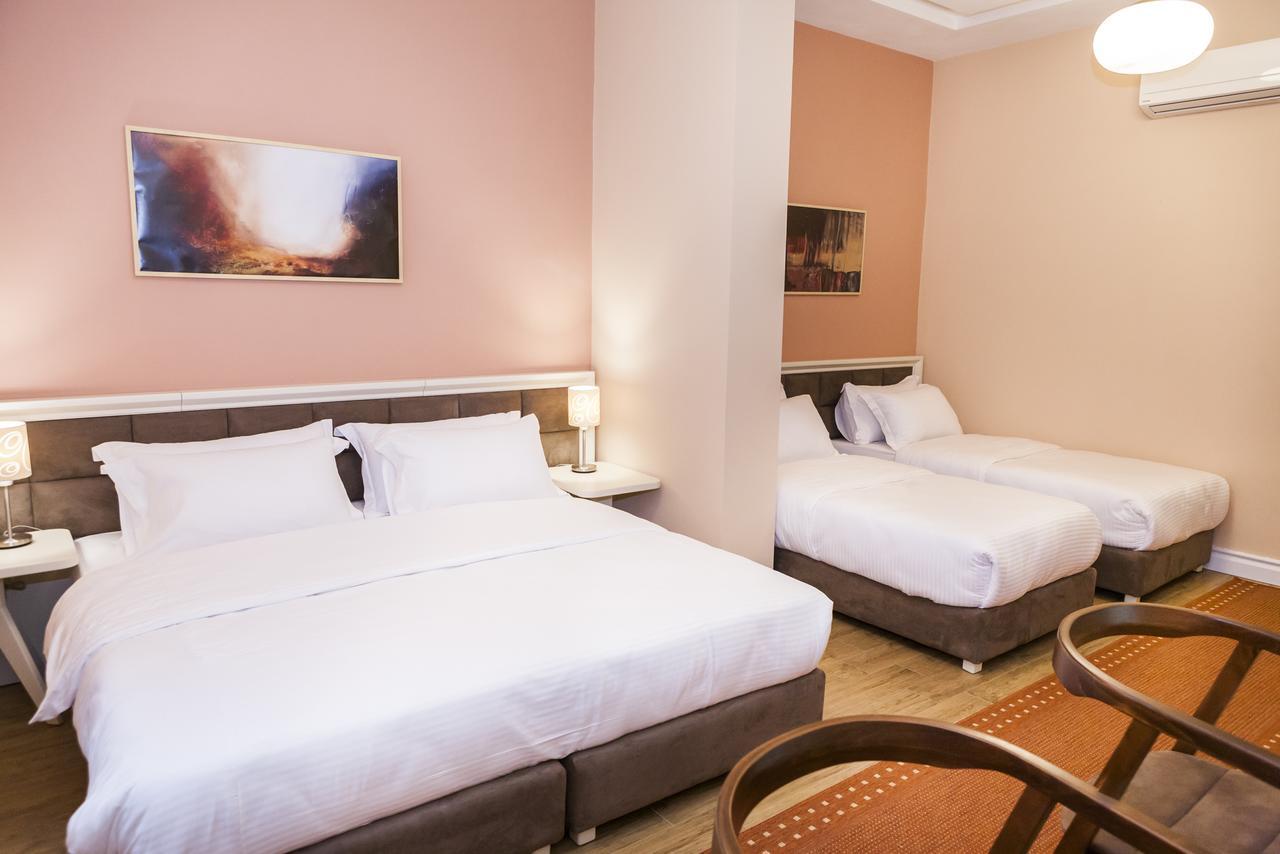 Hotel Villa 22 Tirana Exterior photo