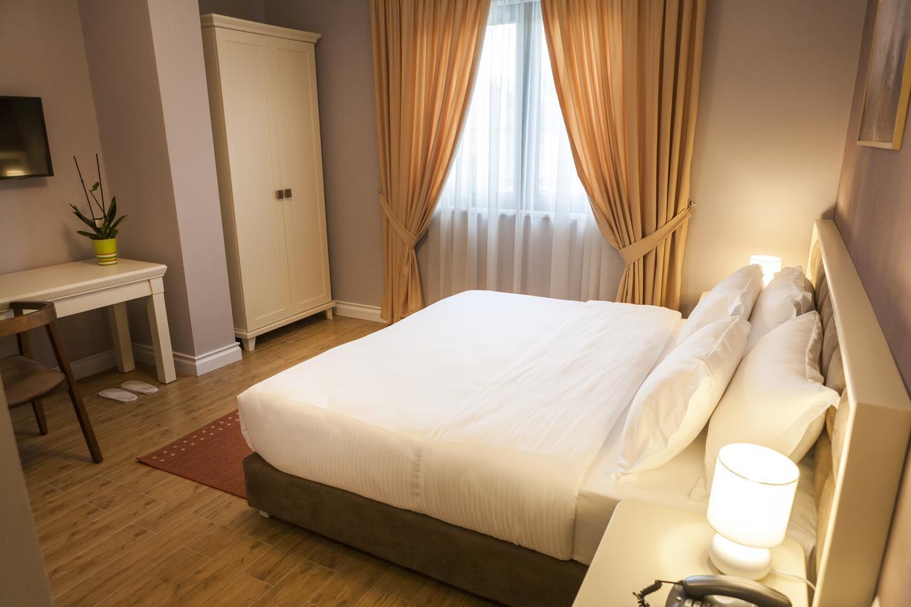 Hotel Villa 22 Tirana Exterior photo