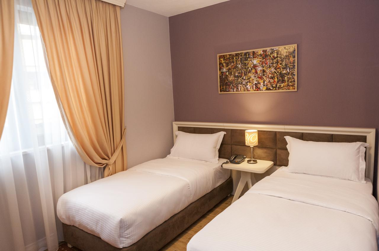 Hotel Villa 22 Tirana Exterior photo