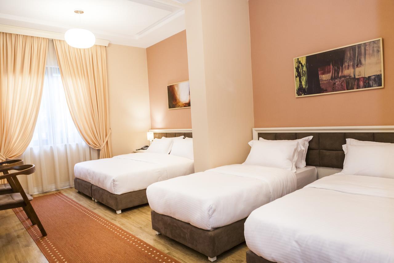Hotel Villa 22 Tirana Exterior photo